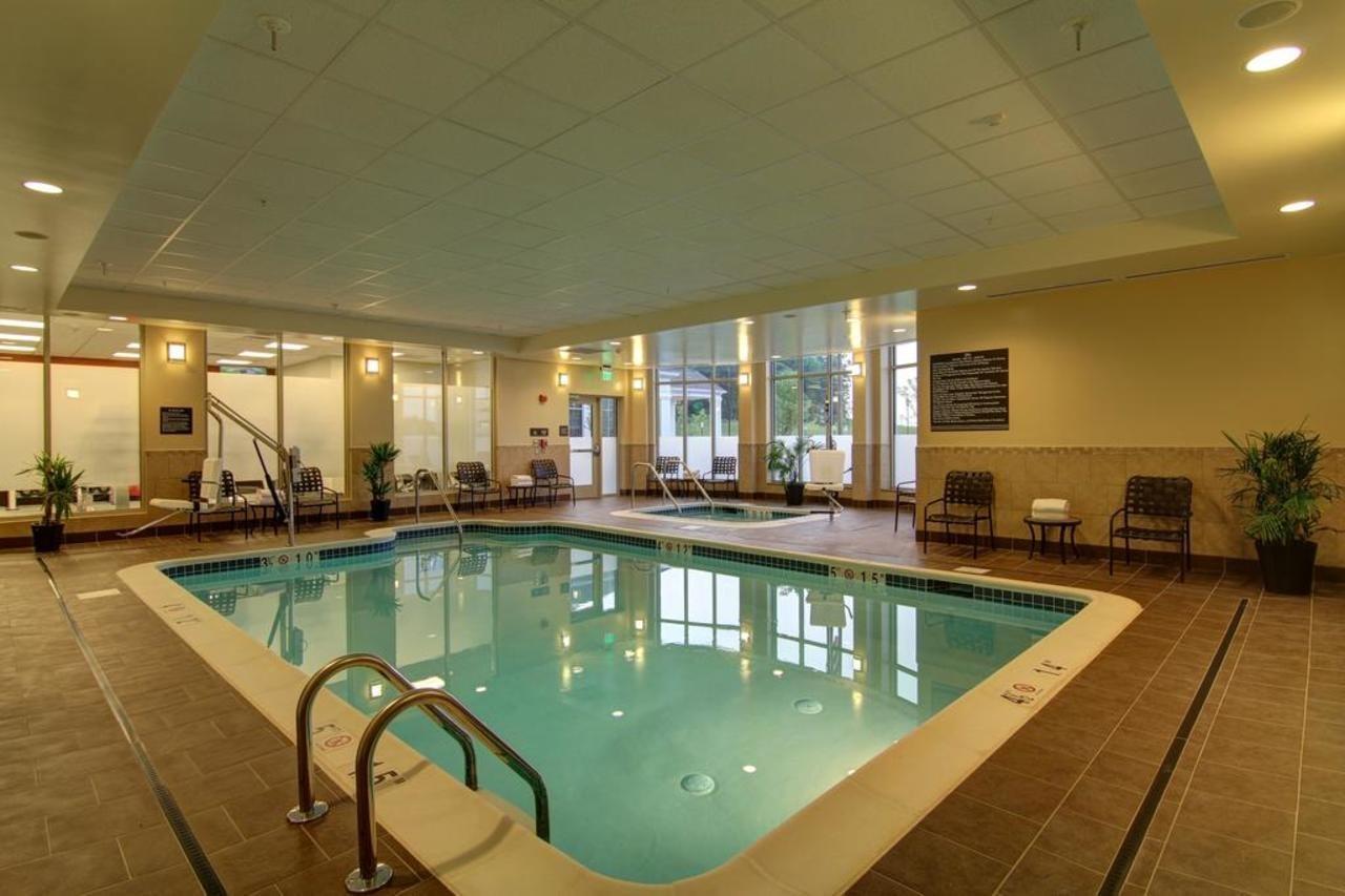 Hilton Garden Inn Вудбридж Екстер'єр фото