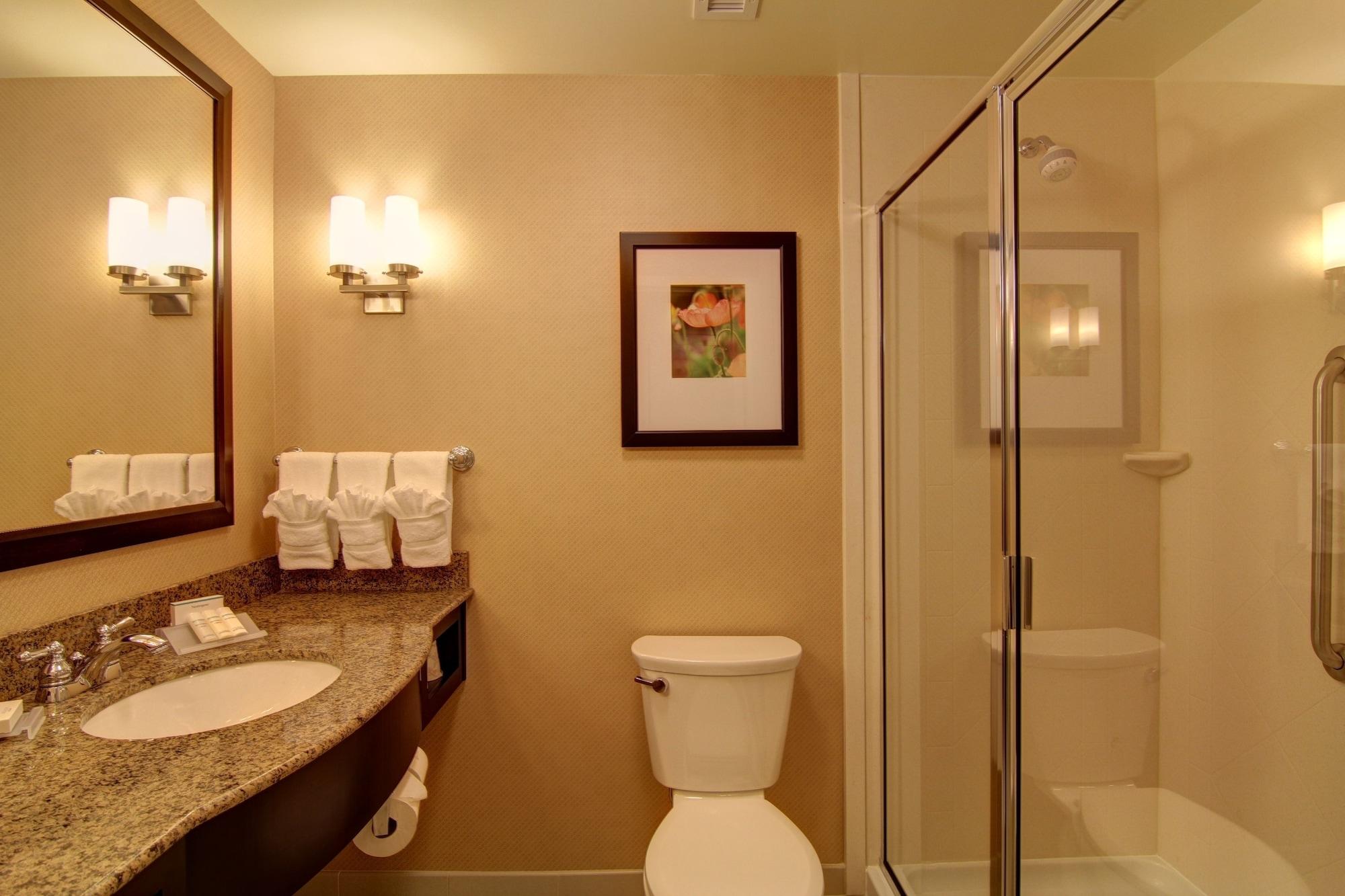 Hilton Garden Inn Вудбридж Екстер'єр фото