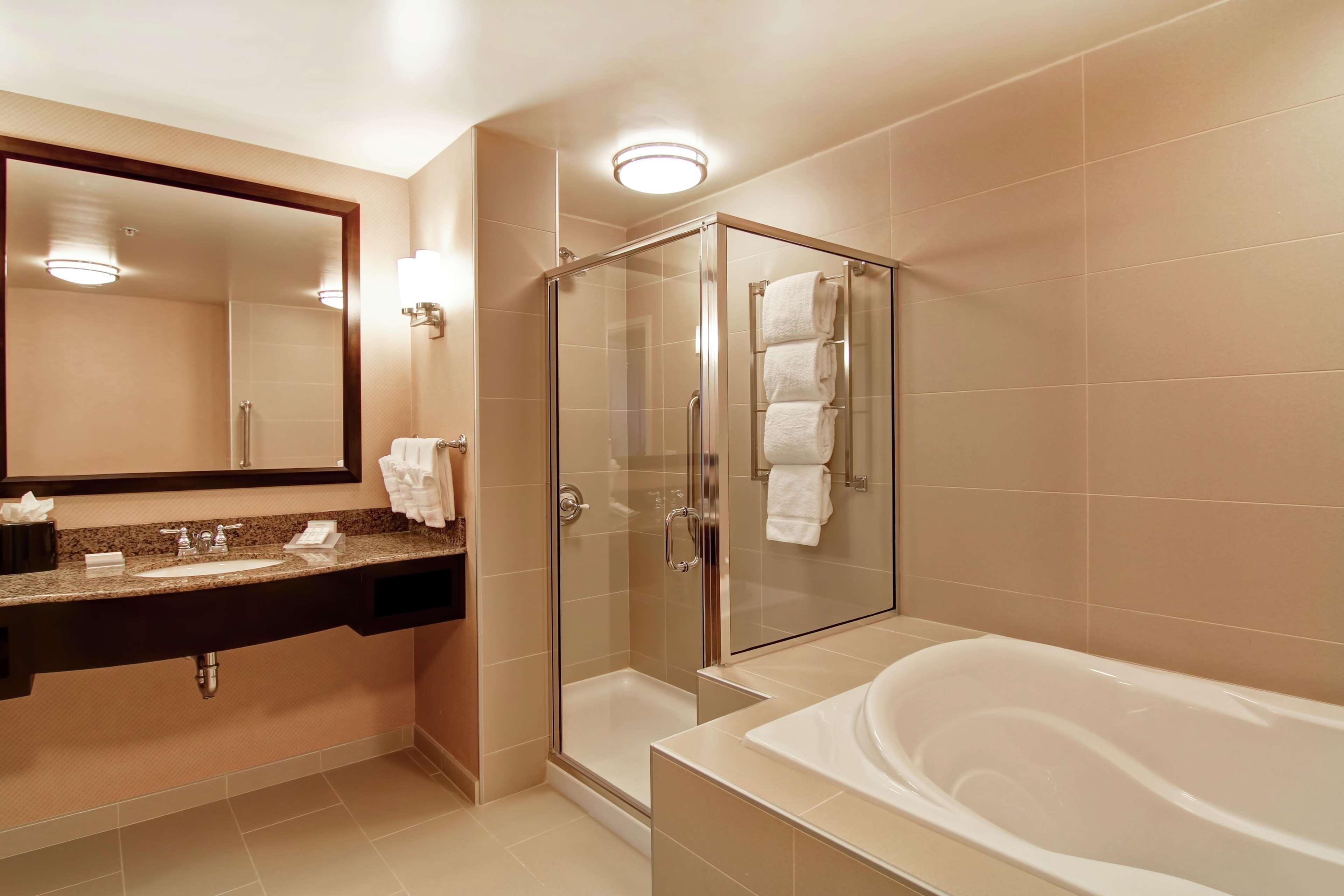 Hilton Garden Inn Вудбридж Екстер'єр фото