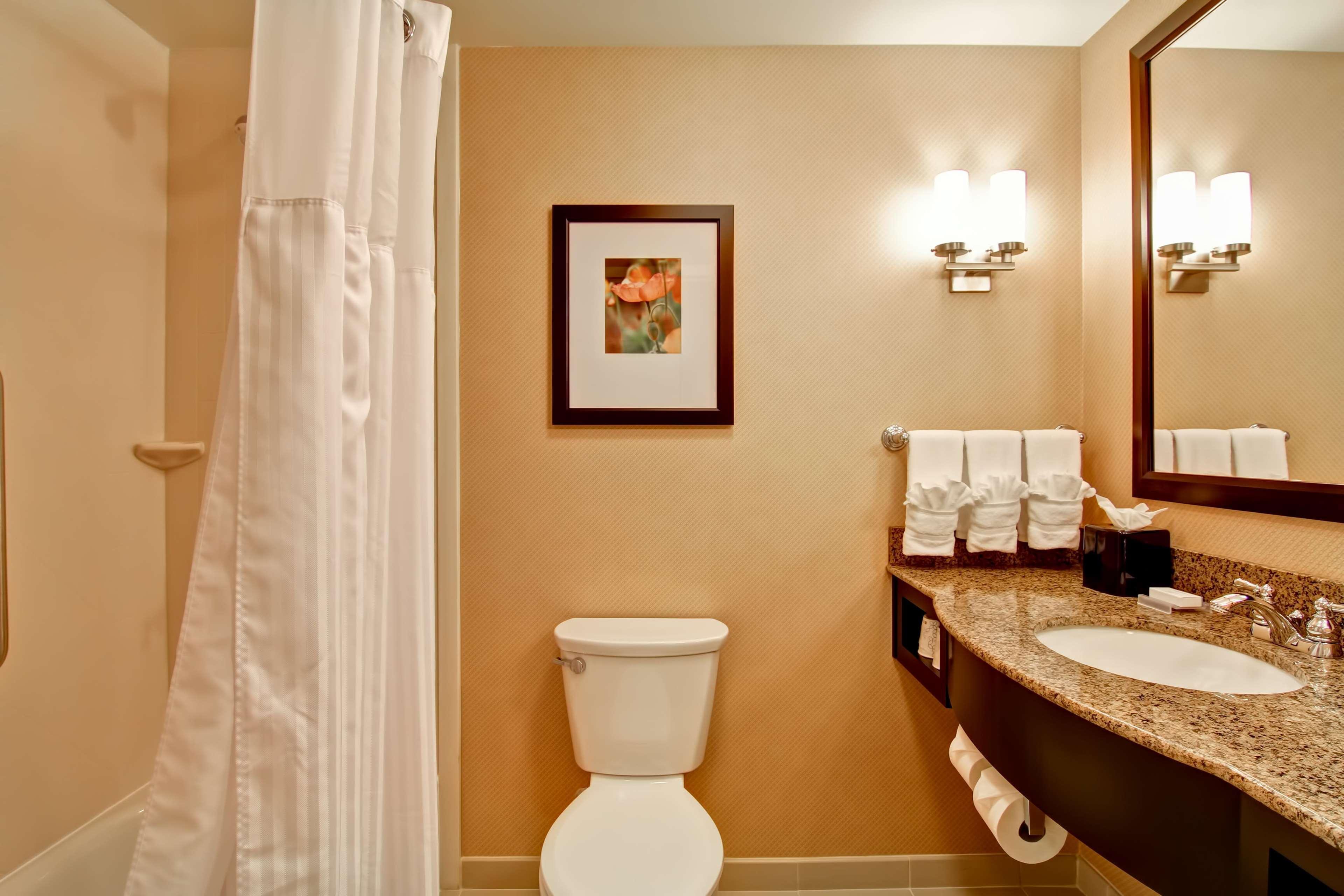 Hilton Garden Inn Вудбридж Екстер'єр фото