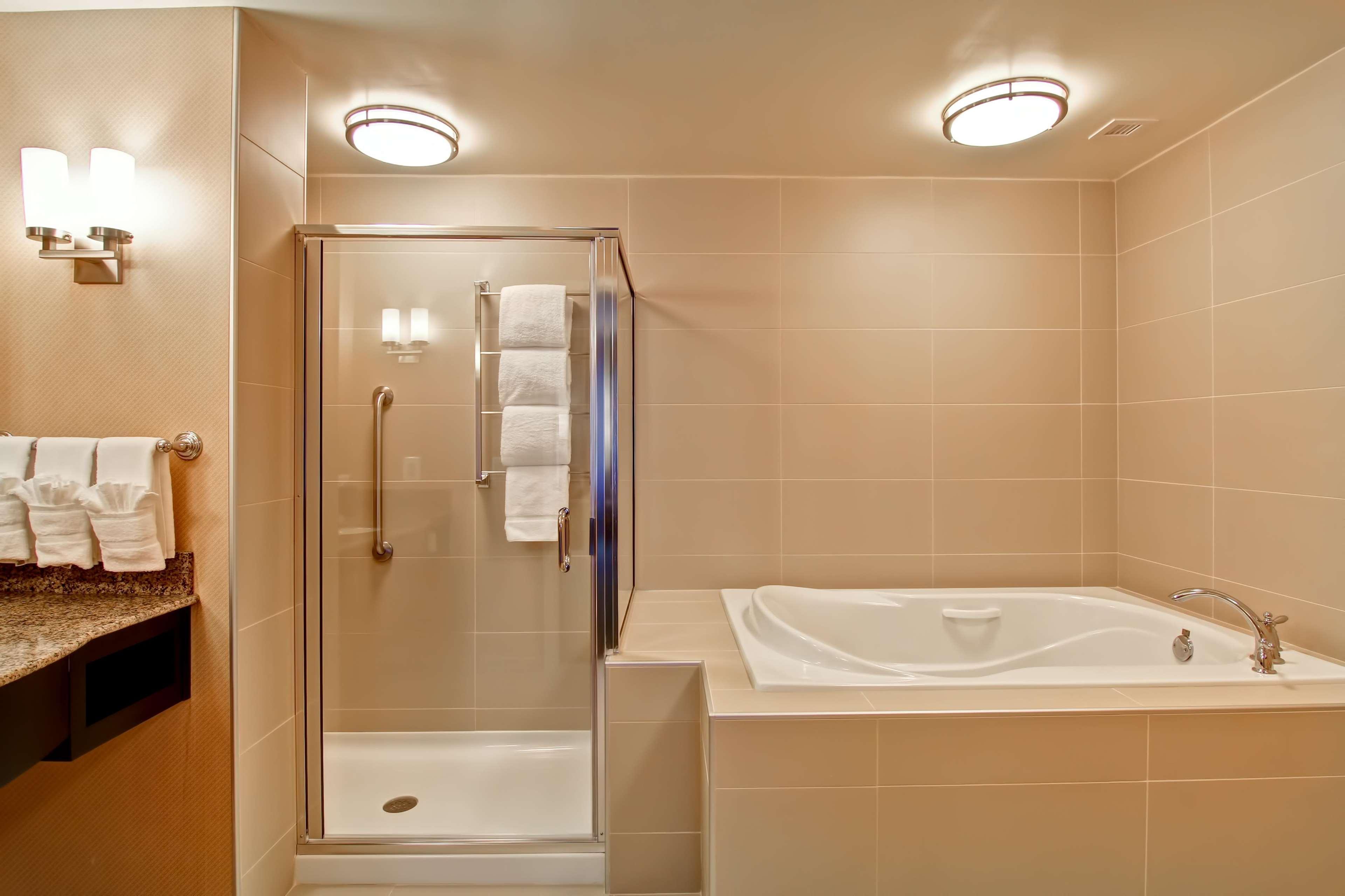 Hilton Garden Inn Вудбридж Екстер'єр фото