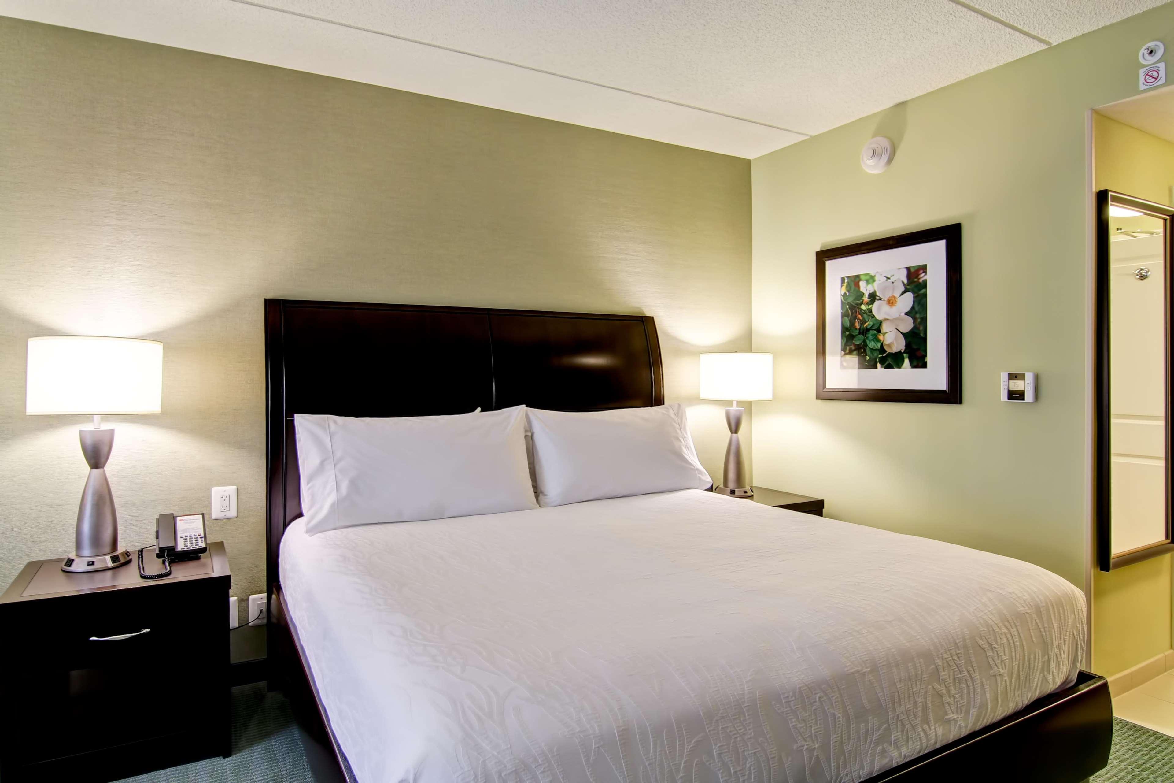 Hilton Garden Inn Вудбридж Екстер'єр фото