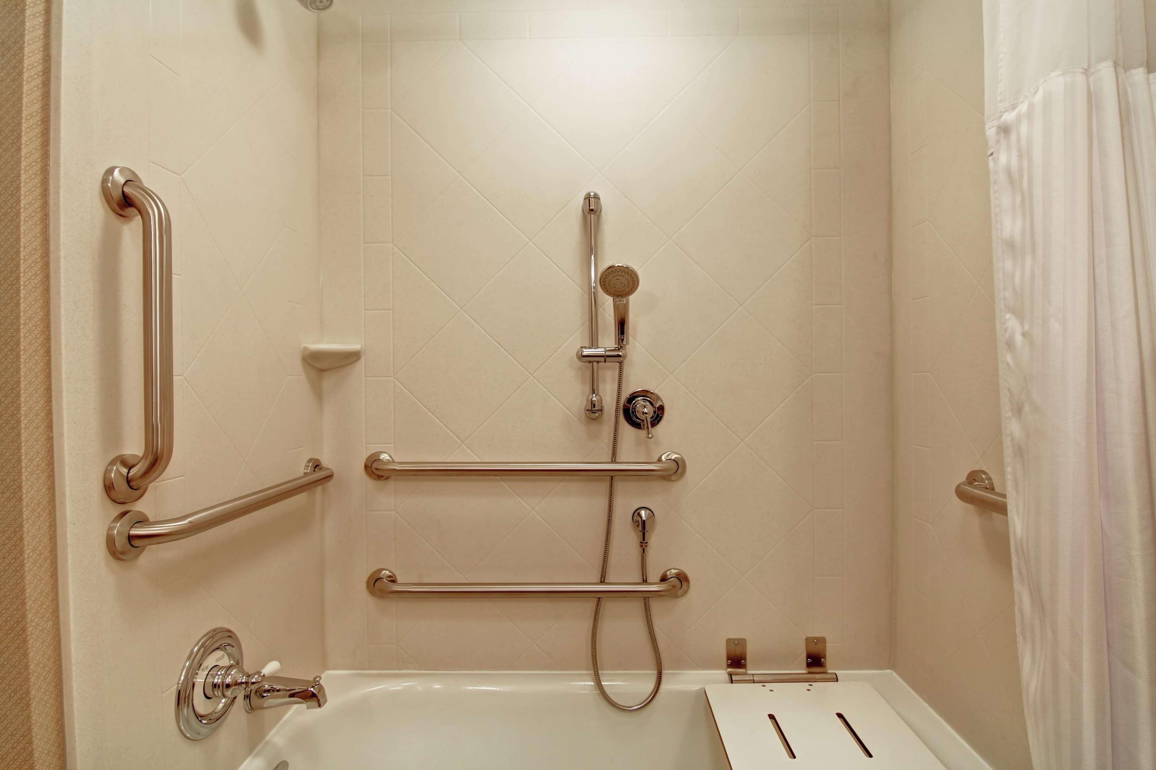Hilton Garden Inn Вудбридж Екстер'єр фото