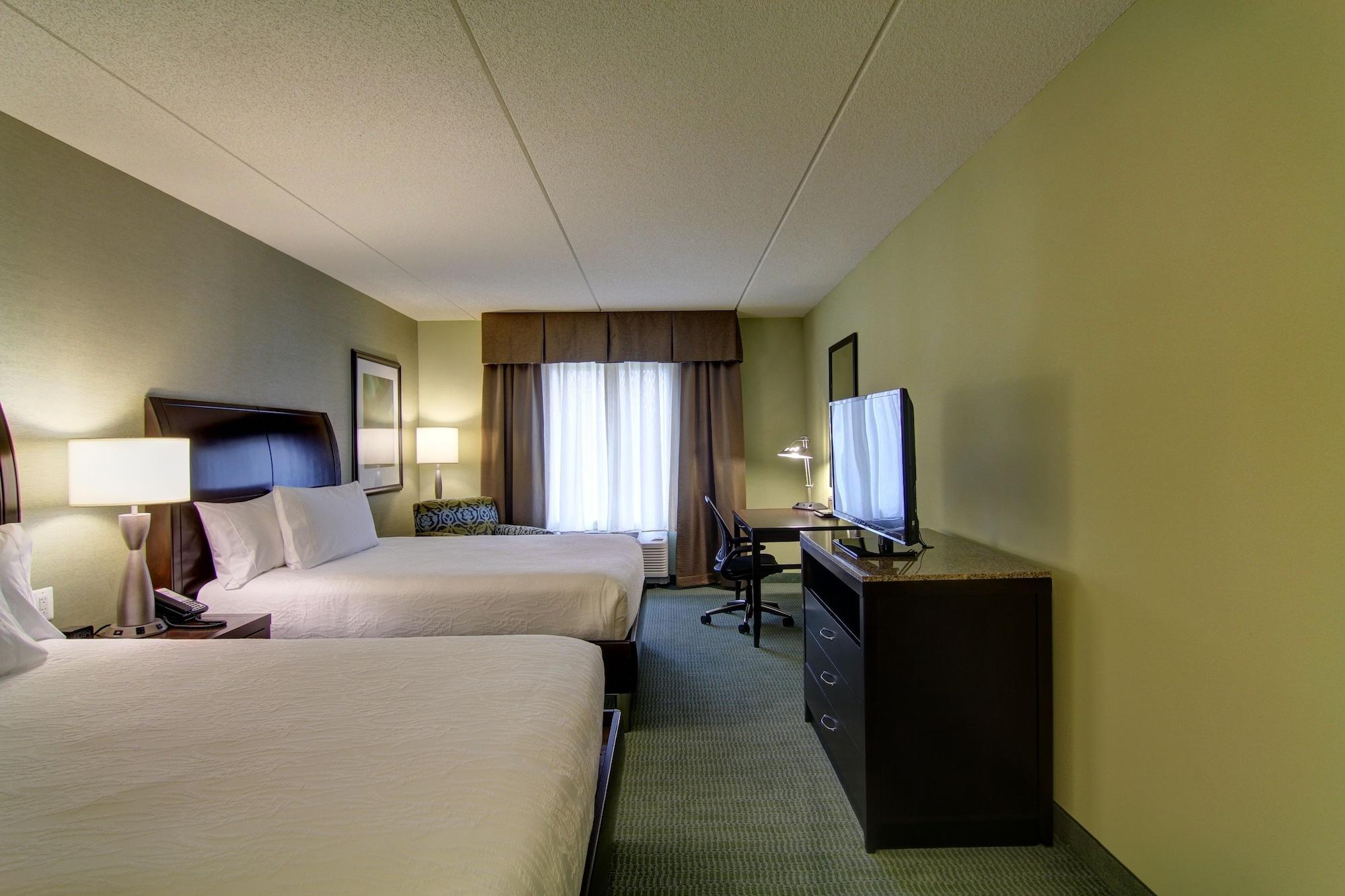 Hilton Garden Inn Вудбридж Екстер'єр фото