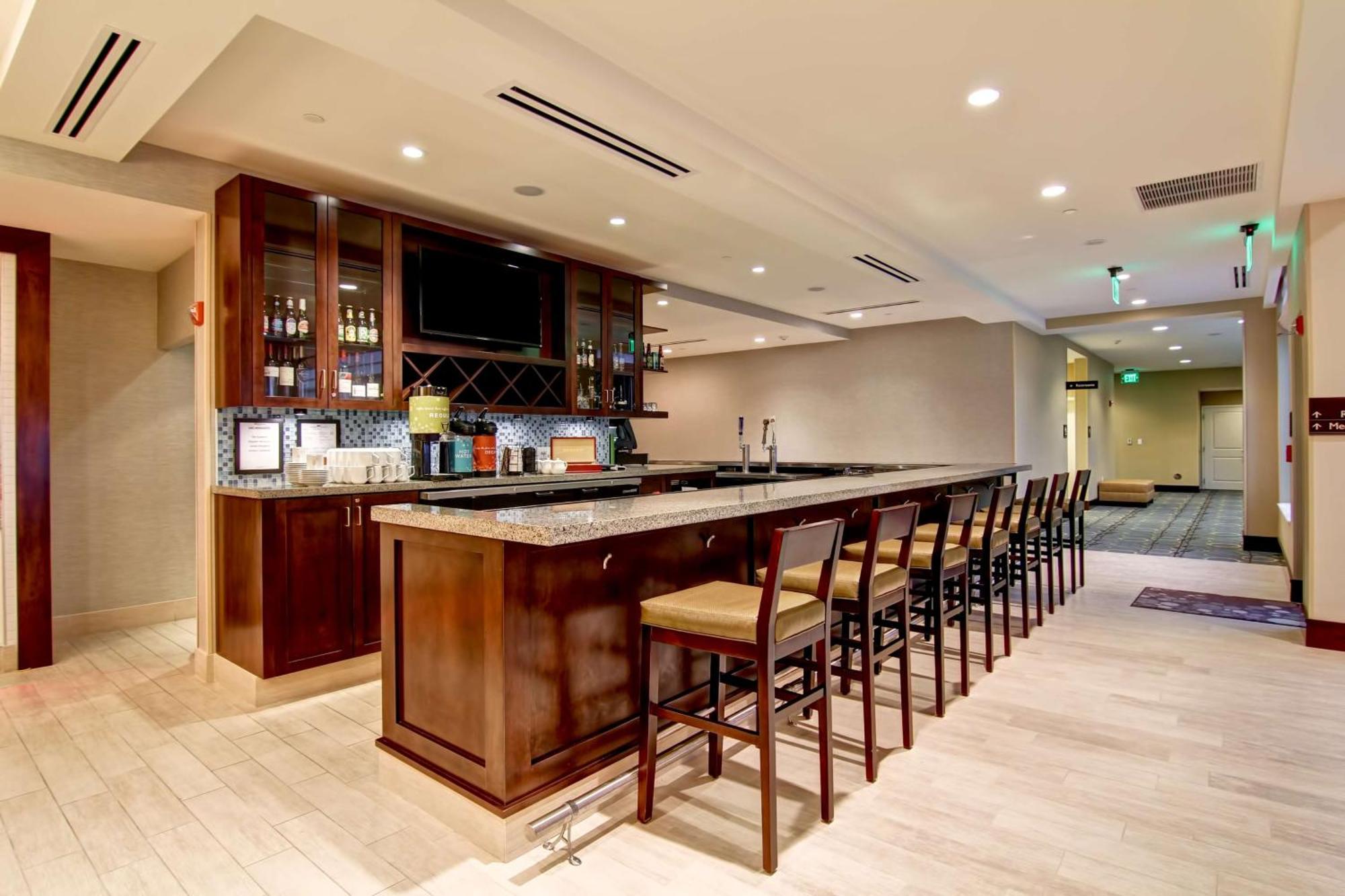 Hilton Garden Inn Вудбридж Екстер'єр фото
