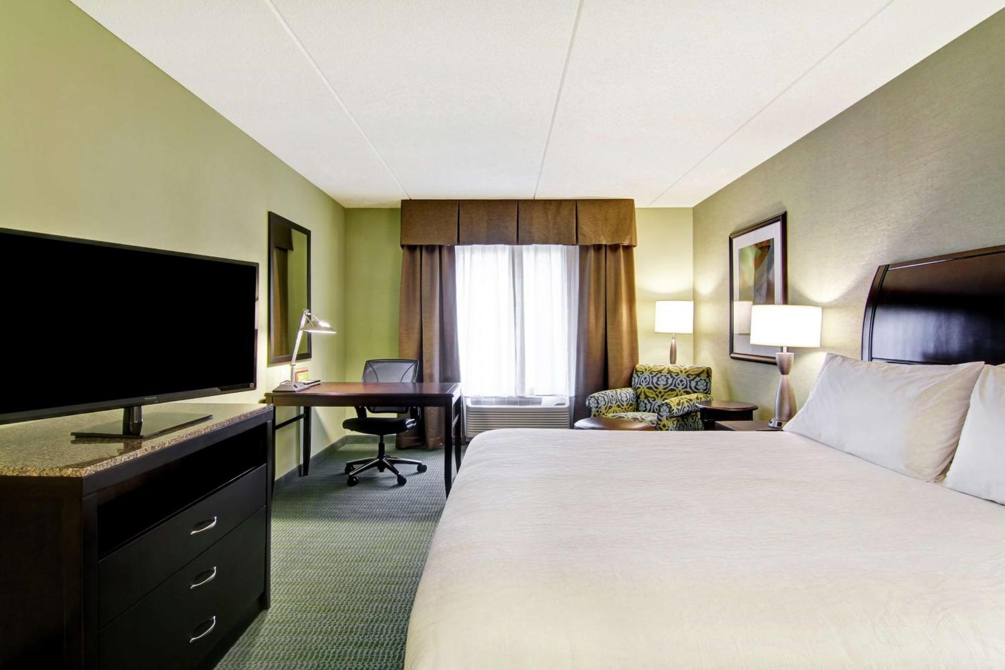 Hilton Garden Inn Вудбридж Екстер'єр фото